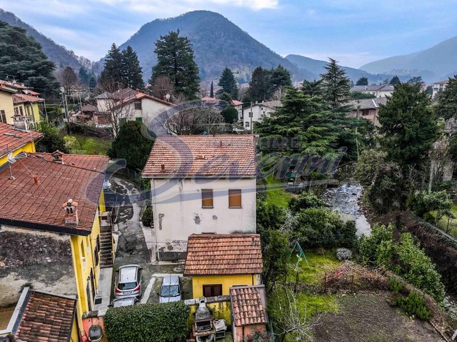 Casa indipendente Canzo