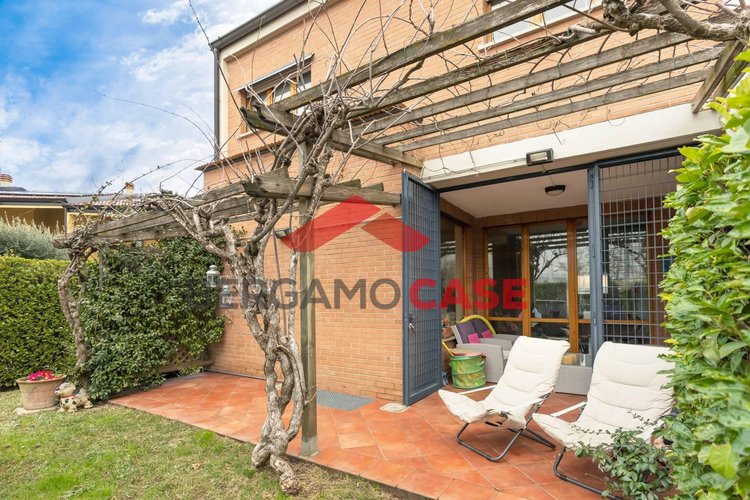 Villa a schiera Scanzorosciate