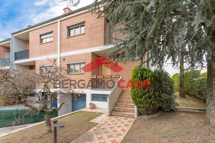 Villa a schiera Scanzorosciate