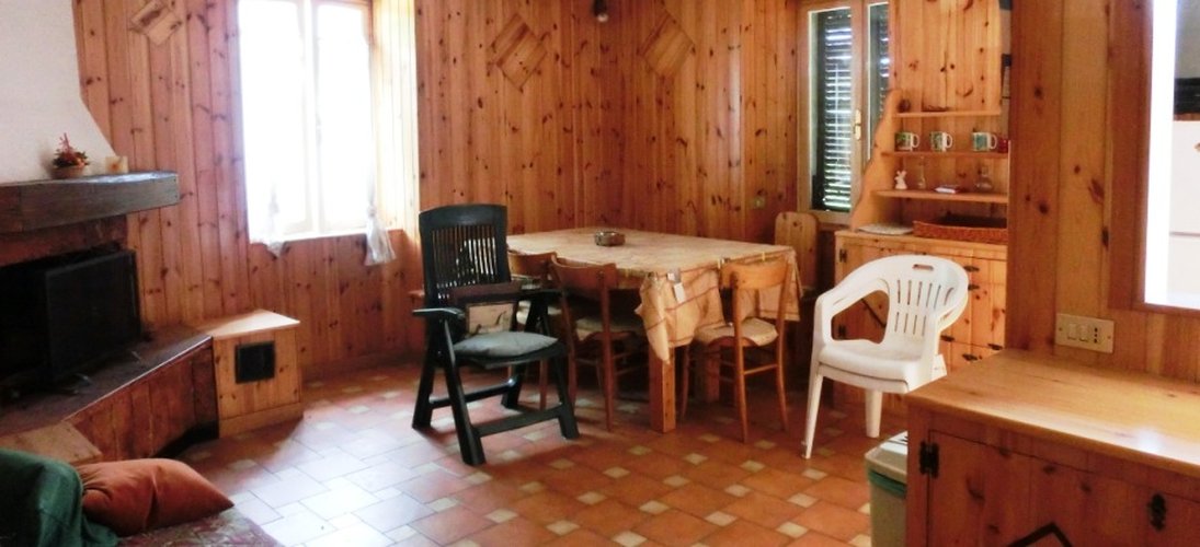 Serina vicinissimo al centro trilocale con camino in casa d’epoca Serina