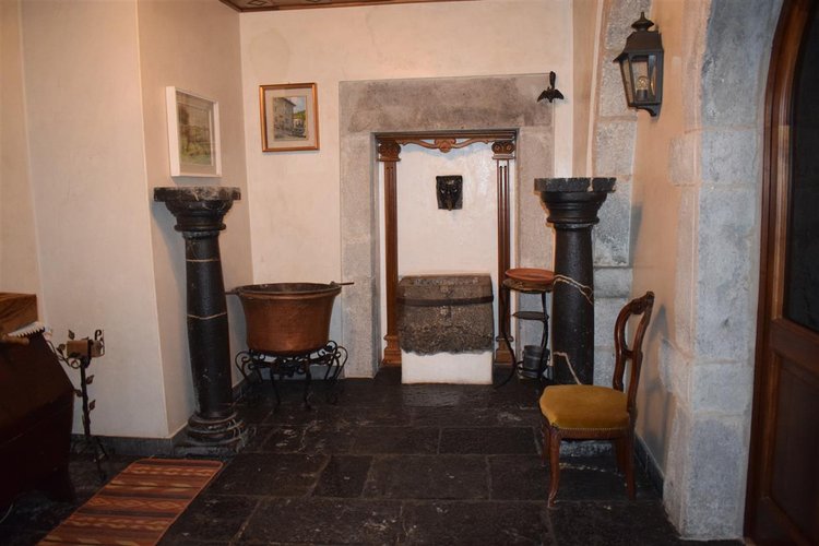 Serina centro storico, intero fabbricato del ’400 Serina