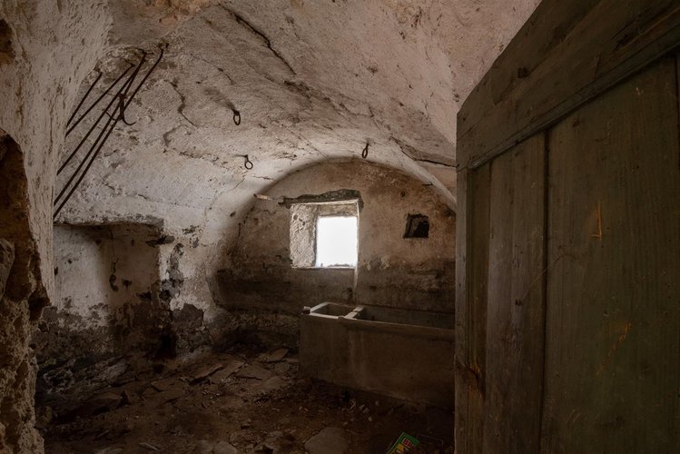 Valtorta occasione in tipico borgo porzione di casa rustica da riattare con giardino Valtorta