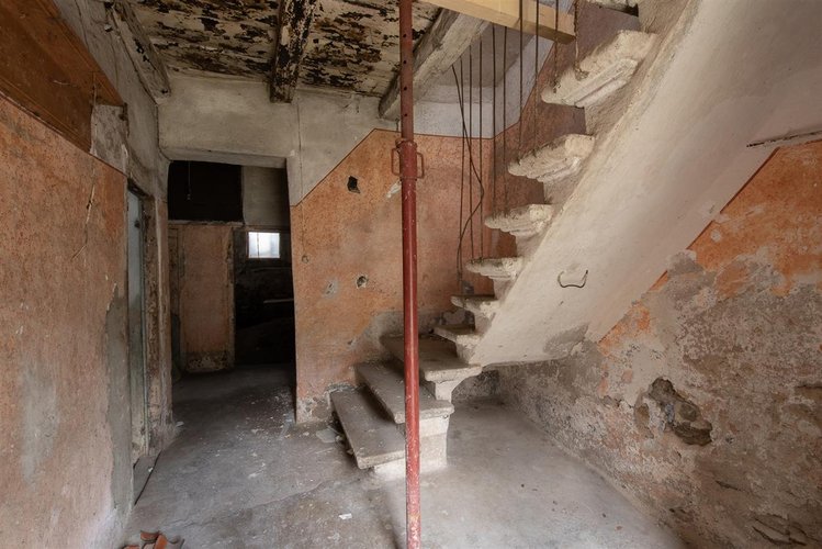 Valtorta occasione in tipico borgo porzione di casa rustica da riattare con giardino Valtorta