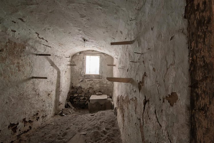 Valtorta occasione in tipico borgo porzione di casa rustica da riattare con giardino Valtorta