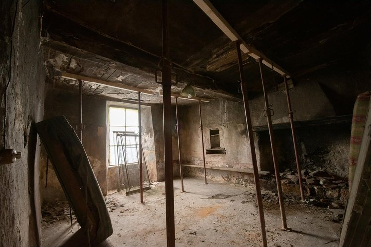 Valtorta occasione in tipico borgo porzione di casa rustica da riattare con giardino Valtorta