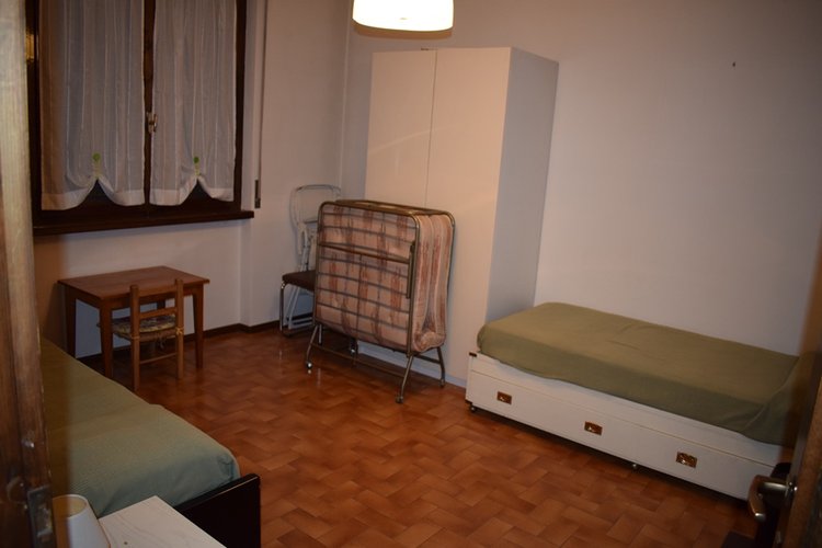 Locatello trilocale balconato in signorile palazzina Locatello