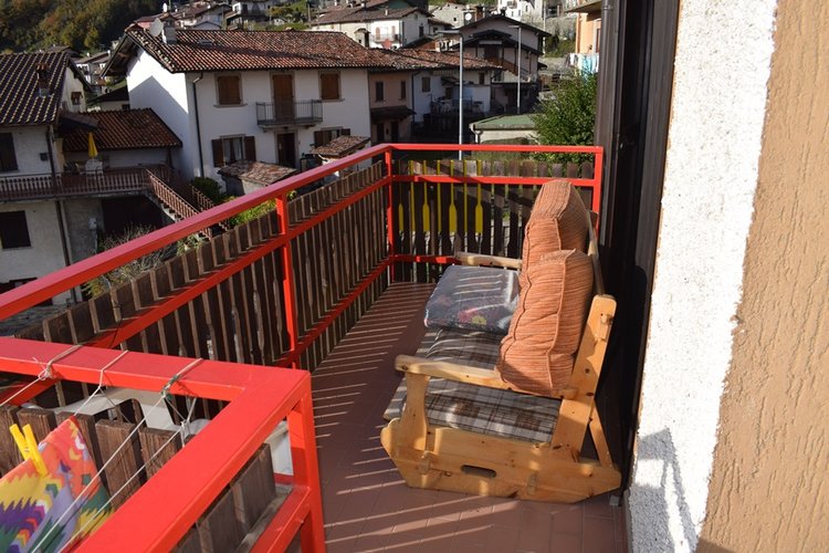 Dossena in villetta quadrifamiliare, vista spettacolare, trilocale con terrazza vivibile Dossena