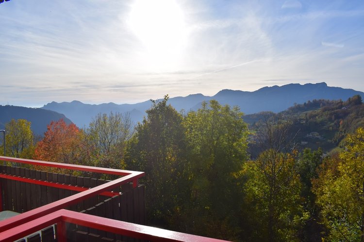 Dossena in villetta quadrifamiliare, vista spettacolare, trilocale con terrazza vivibile Dossena