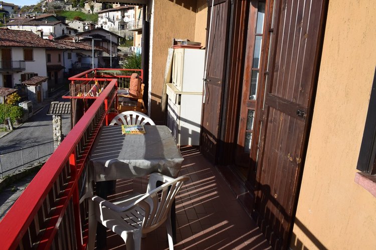 Dossena in villetta quadrifamiliare, vista spettacolare, trilocale con terrazza vivibile Dossena