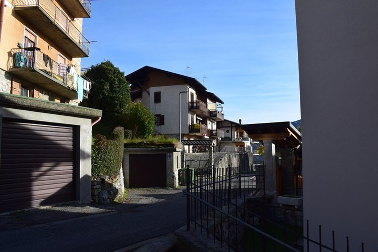 Dossena in villetta quadrifamiliare, vista spettacolare, trilocale con terrazza vivibile