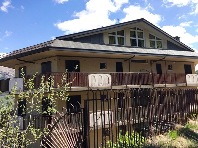 Oltre il Colle, in chalet bilocale con godibilissima terrazza Oltre il Colle