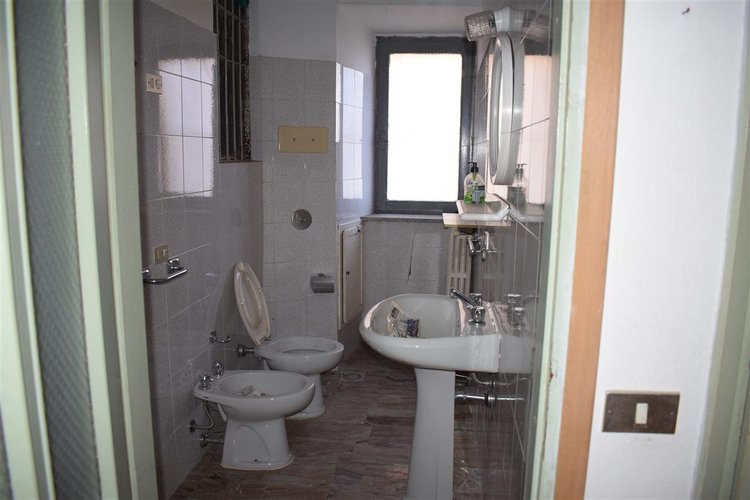 Serina centro storico, in fabbricato storico imperdibile quadrilocale ristrutturato Serina