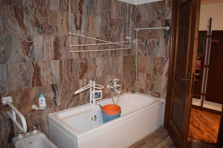 Serina centro storico, in fabbricato storico imperdibile quadrilocale ristrutturato Serina