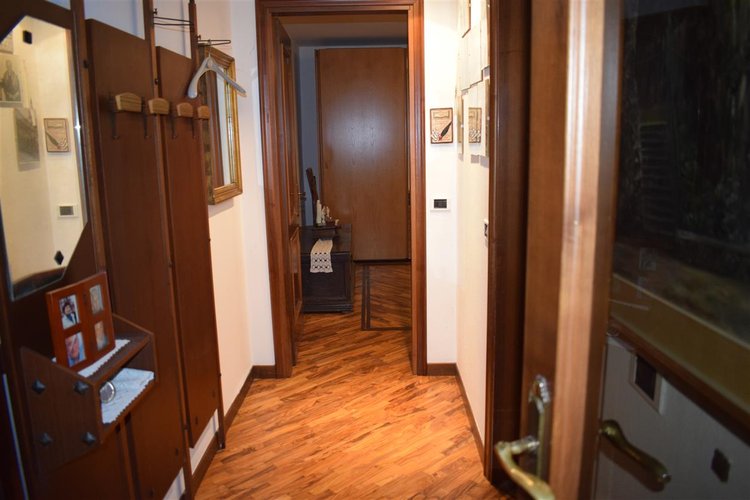 Serina centro storico, in fabbricato storico imperdibile quadrilocale ristrutturato Serina