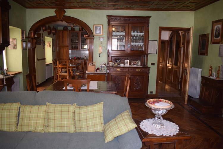 Serina centro storico, in fabbricato storico imperdibile quadrilocale ristrutturato Serina