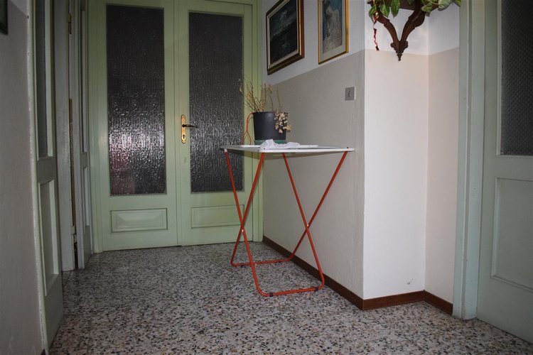 Serina centralissimo appartamento balconato Serina