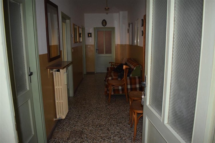 Serina centralissimo appartamento balconato Serina