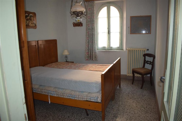 Serina centralissimo appartamento balconato Serina