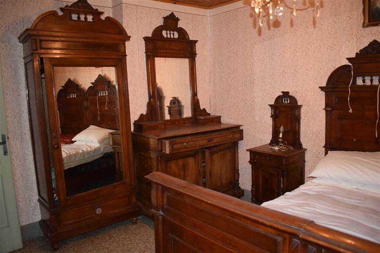 Serina, in fabbricato del ’400, ampio quadrilocale indipendente Serina