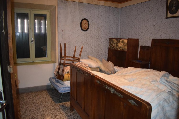 Serina, in fabbricato del ’400, ampio quadrilocale indipendente Serina