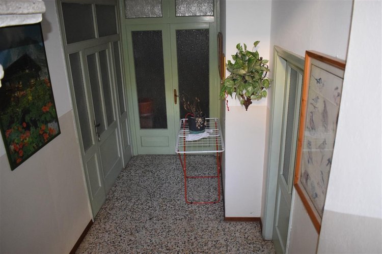 Serina centralissimo appartamento balconato Serina