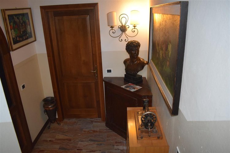 Serina centro storico, in fabbricato storico imperdibile quadrilocale ristrutturato Serina