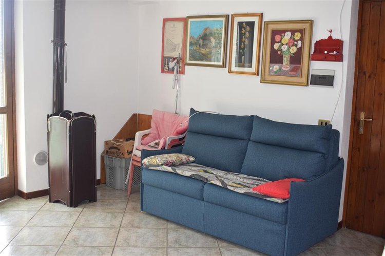 Serina in posizione panoramica, grazioso bilocale arredato con ampio box Serina