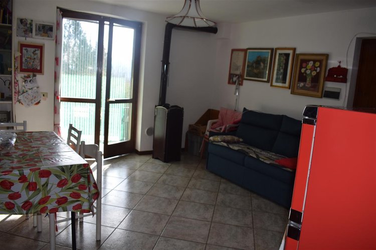 Serina in posizione panoramica, grazioso bilocale arredato con ampio box Serina