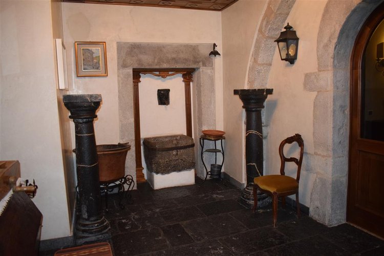 Serina centro storico, ottimo negozio piano strada Serina