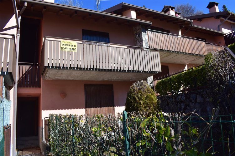 Serina in posizione panoramica, grazioso bilocale arredato con ampio box Serina