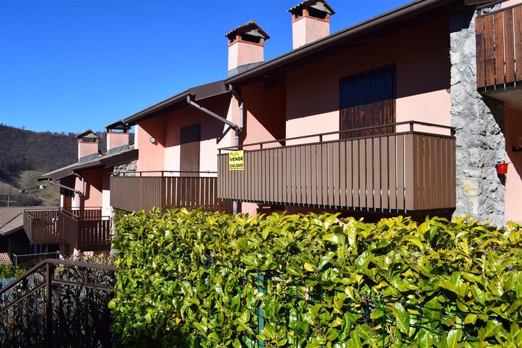 Serina in posizione panoramica, grazioso bilocale arredato con ampio box Serina