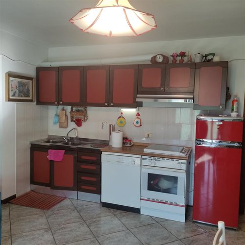 Serina in posizione panoramica, grazioso bilocale arredato con ampio box Serina