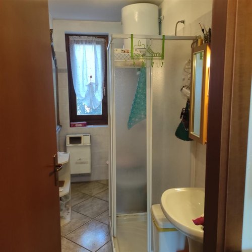 Serina in posizione panoramica, grazioso bilocale arredato con ampio box Serina