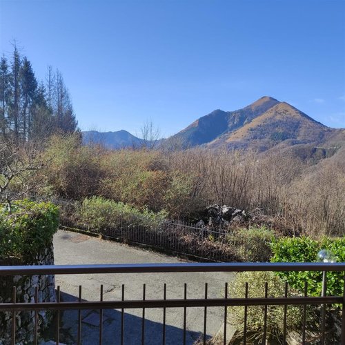 Serina in posizione panoramica, grazioso bilocale arredato con ampio box Serina