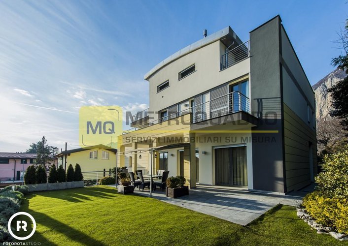 Villa 10 locali - Rif. VillaCastello1