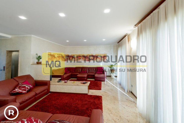 Villa 10 locali - Rif. VillaCastello1 Lecco