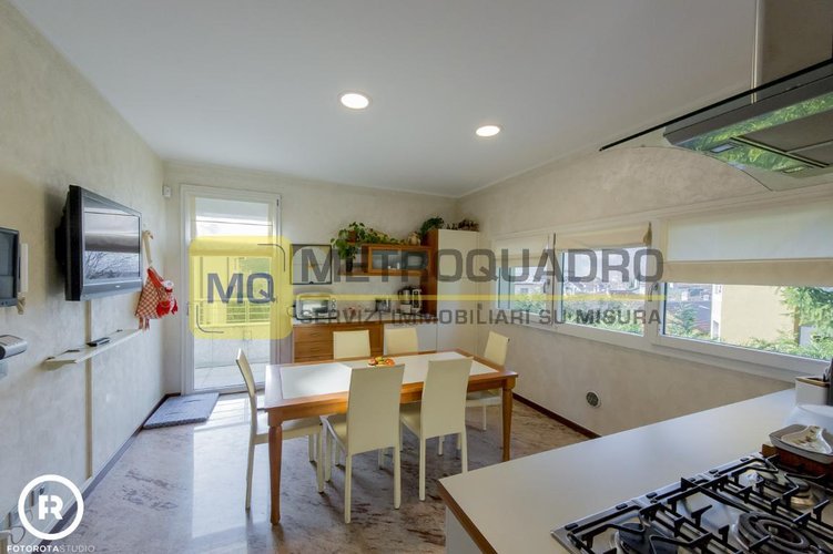 Villa 10 locali - Rif. VillaCastello1 Lecco