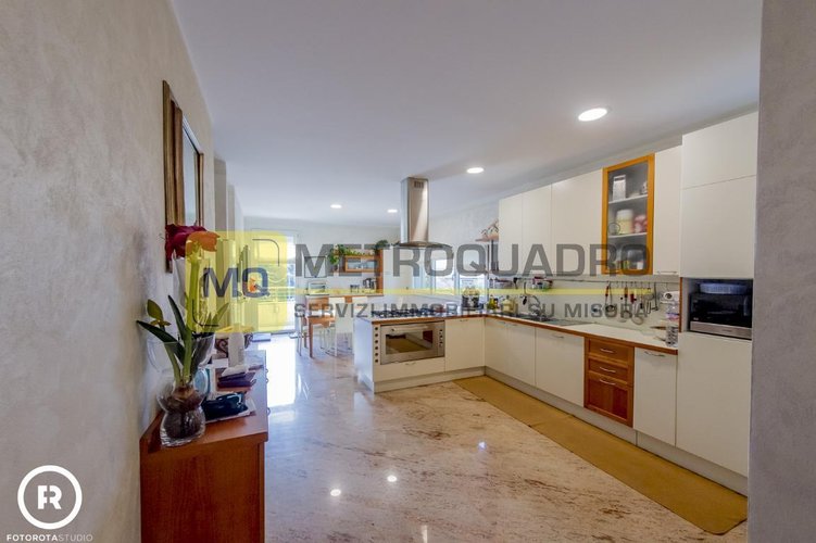 Villa 10 locali - Rif. VillaCastello1 Lecco