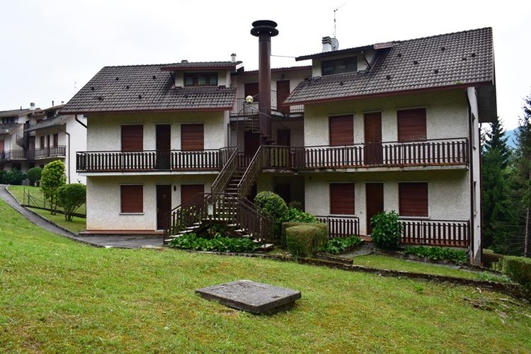 Serina in villetta indipendente trilocale con terrazza e box