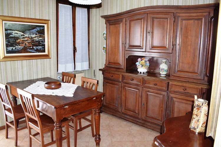 Serina in villetta indipendente trilocale con terrazza e box Serina