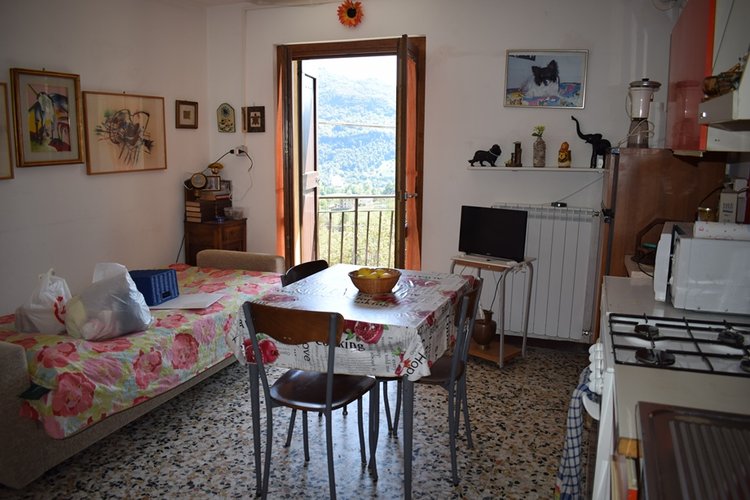 Rota Imagna vendesi bilocale balconato Rota d'Imagna