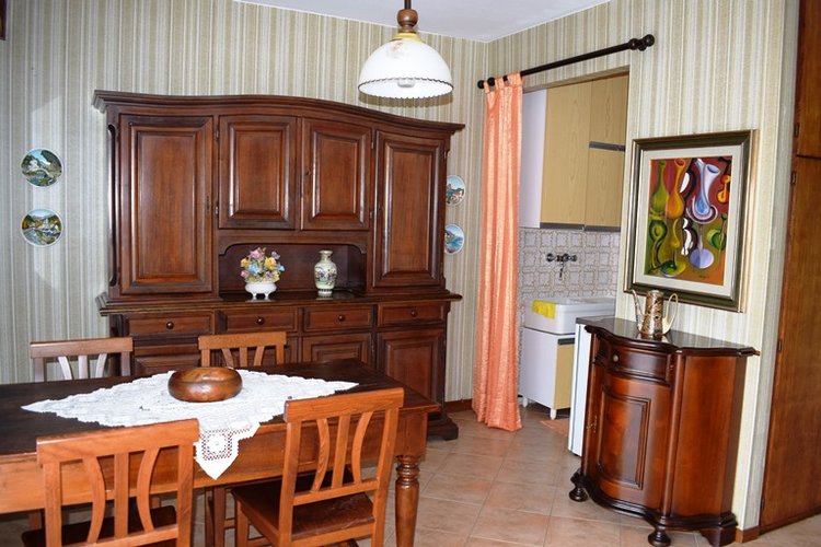 Serina in villetta indipendente trilocale con terrazza e box Serina