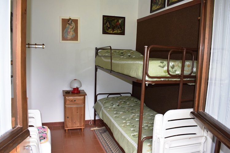 Serina in villetta indipendente trilocale con terrazza e box Serina