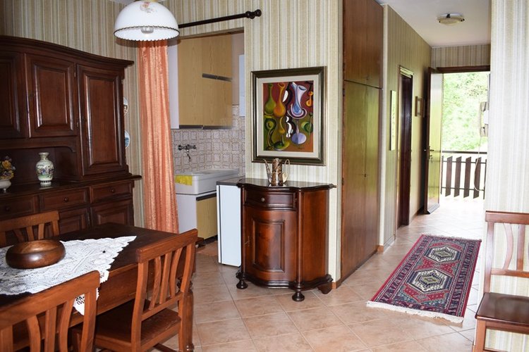 Serina in villetta indipendente trilocale con terrazza e box Serina