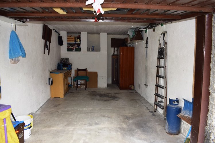 Serina in villetta indipendente trilocale con terrazza e box Serina