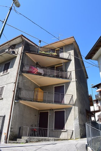 Rota Imagna vendesi bilocale balconato