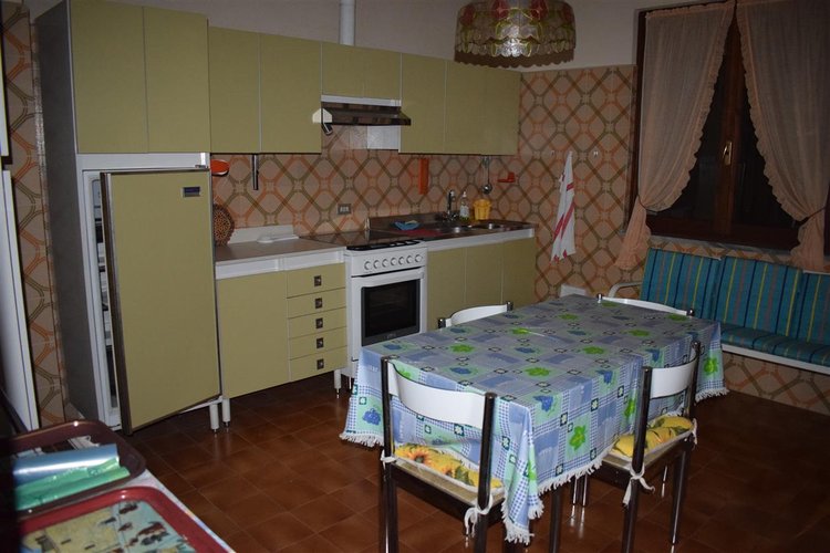 Serina Bagnella, introvabile villa singola pluriterrazzata con terreno di proprietà e box auto Serina