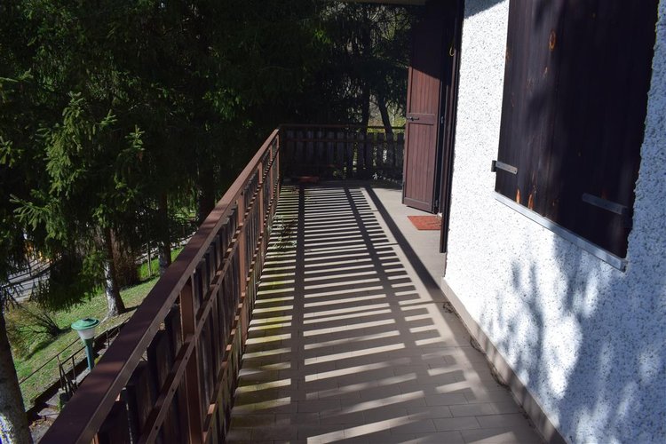 Serina Bagnella, introvabile villa singola pluriterrazzata con terreno di proprietà e box auto Serina