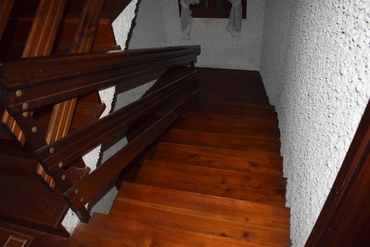 Serina Bagnella, introvabile villa singola pluriterrazzata con terreno di proprietà e box auto Serina