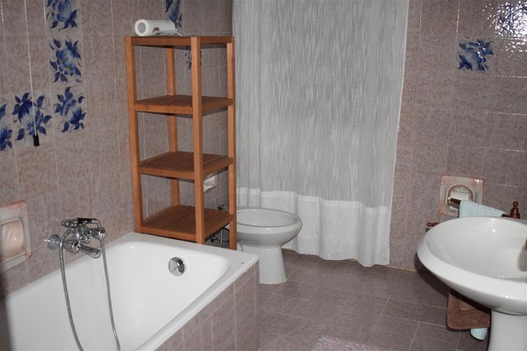 Serina Bagnella, introvabile villa singola pluriterrazzata con terreno di proprietà e box auto Serina